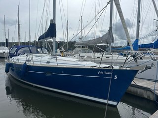 lead image of the Beneteau Oceanis 411 Celebration for sale