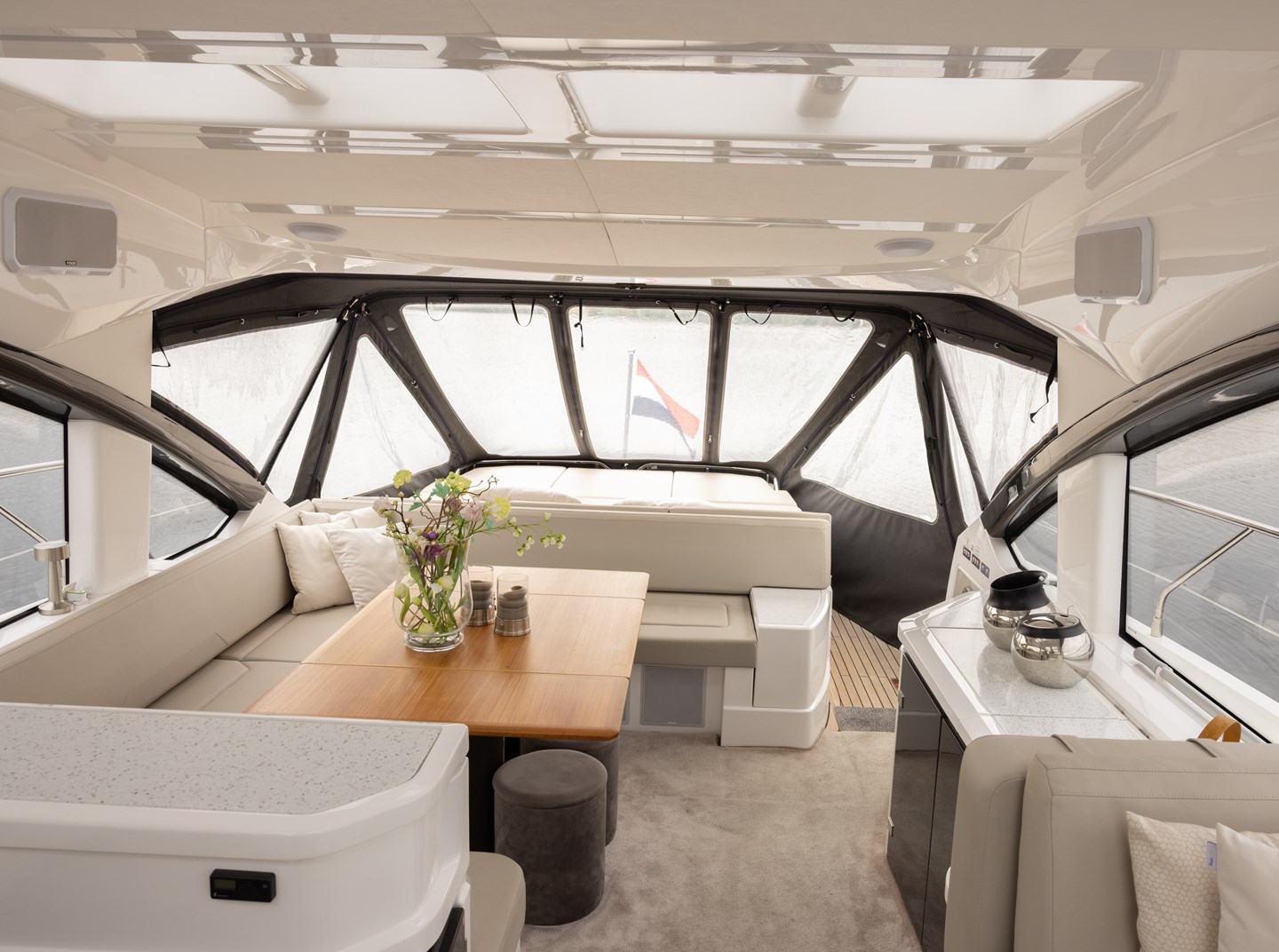 Fairline Targa 53 Open - Cockpit