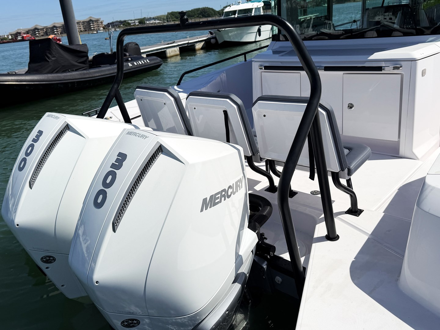 Axopar 37 XC Outboards