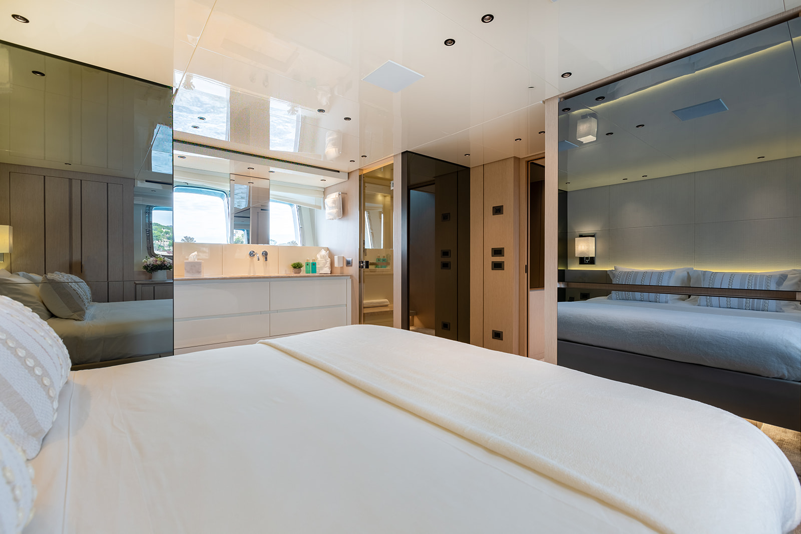 2019 SANLORENZO SX76