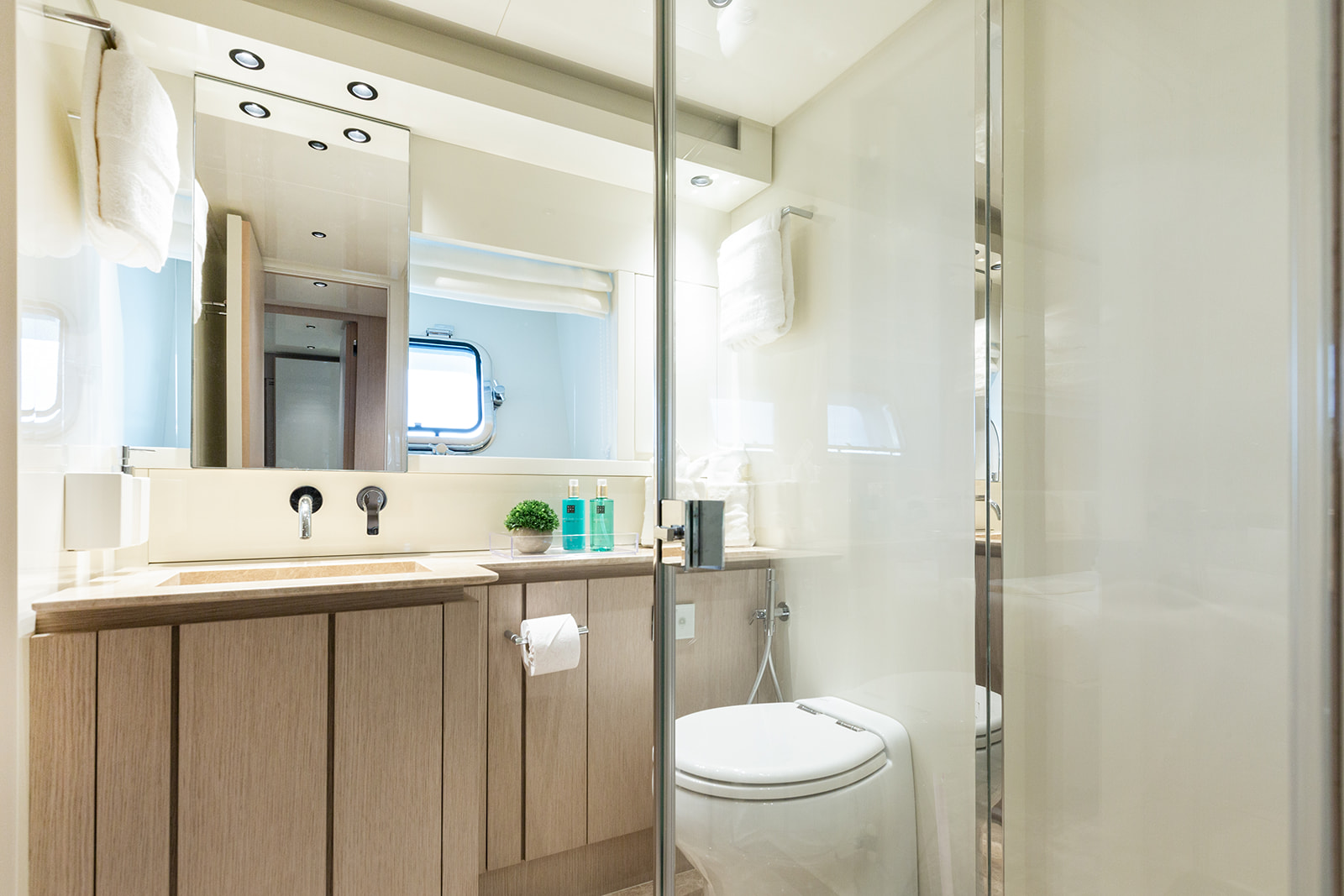 2019 SANLORENZO SX76