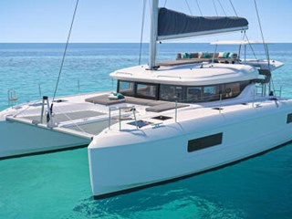 Lagoon 43 exterior