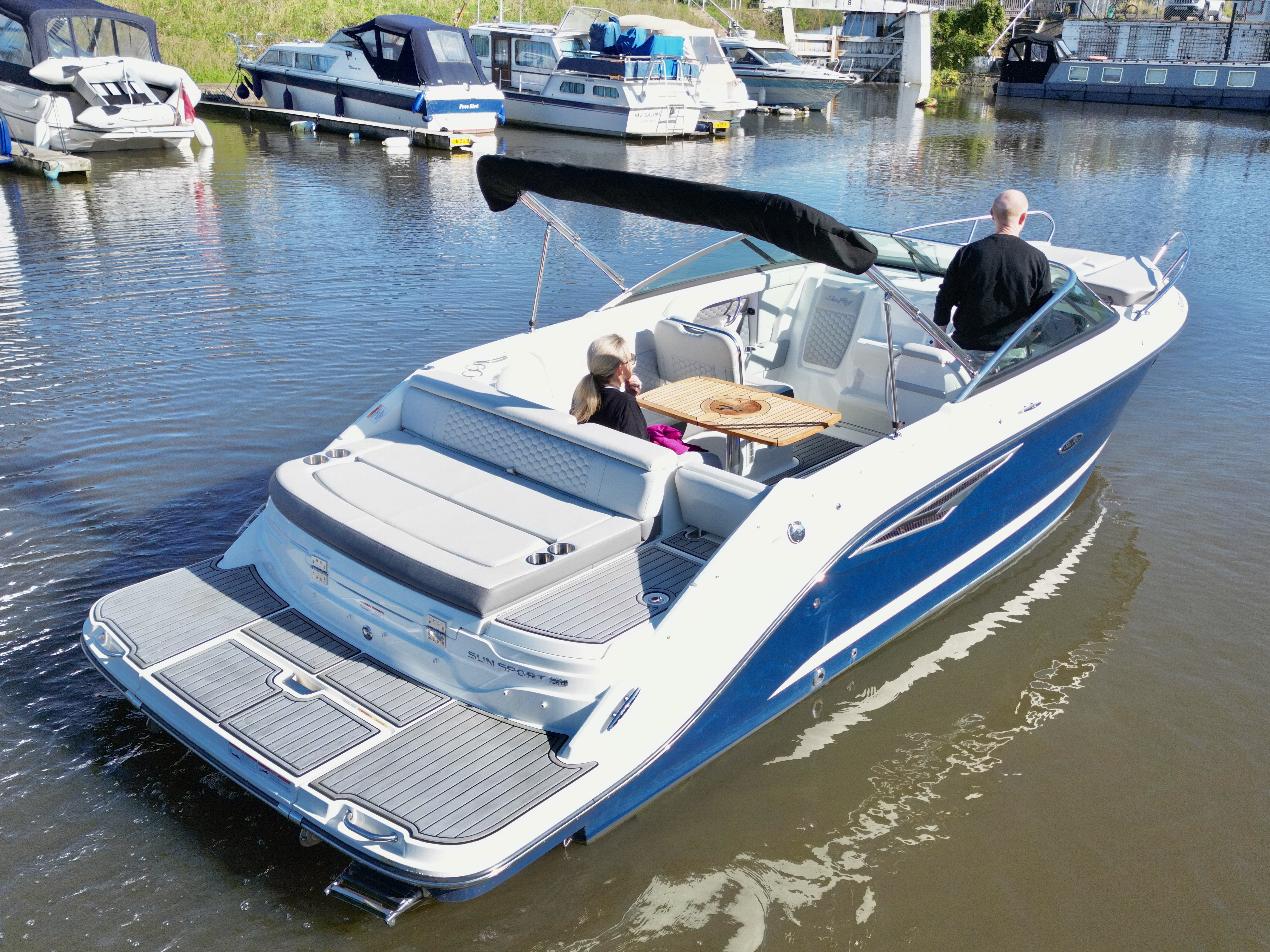 2022 Sea Ray 250 Sun Sport