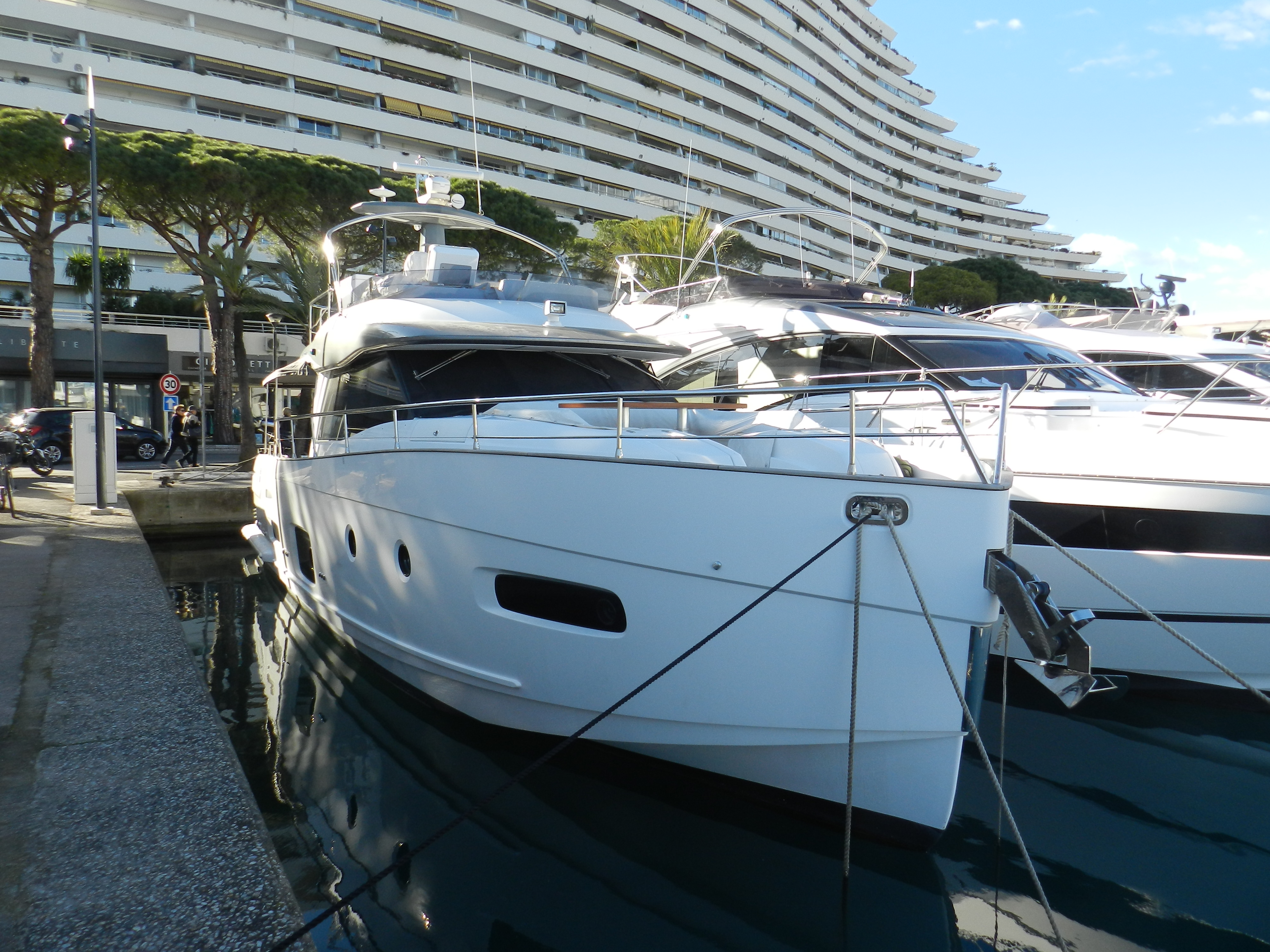 2018 Azimut Magellano 53