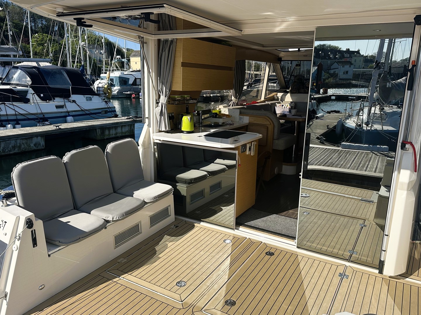 Greenline 39 Cockpit