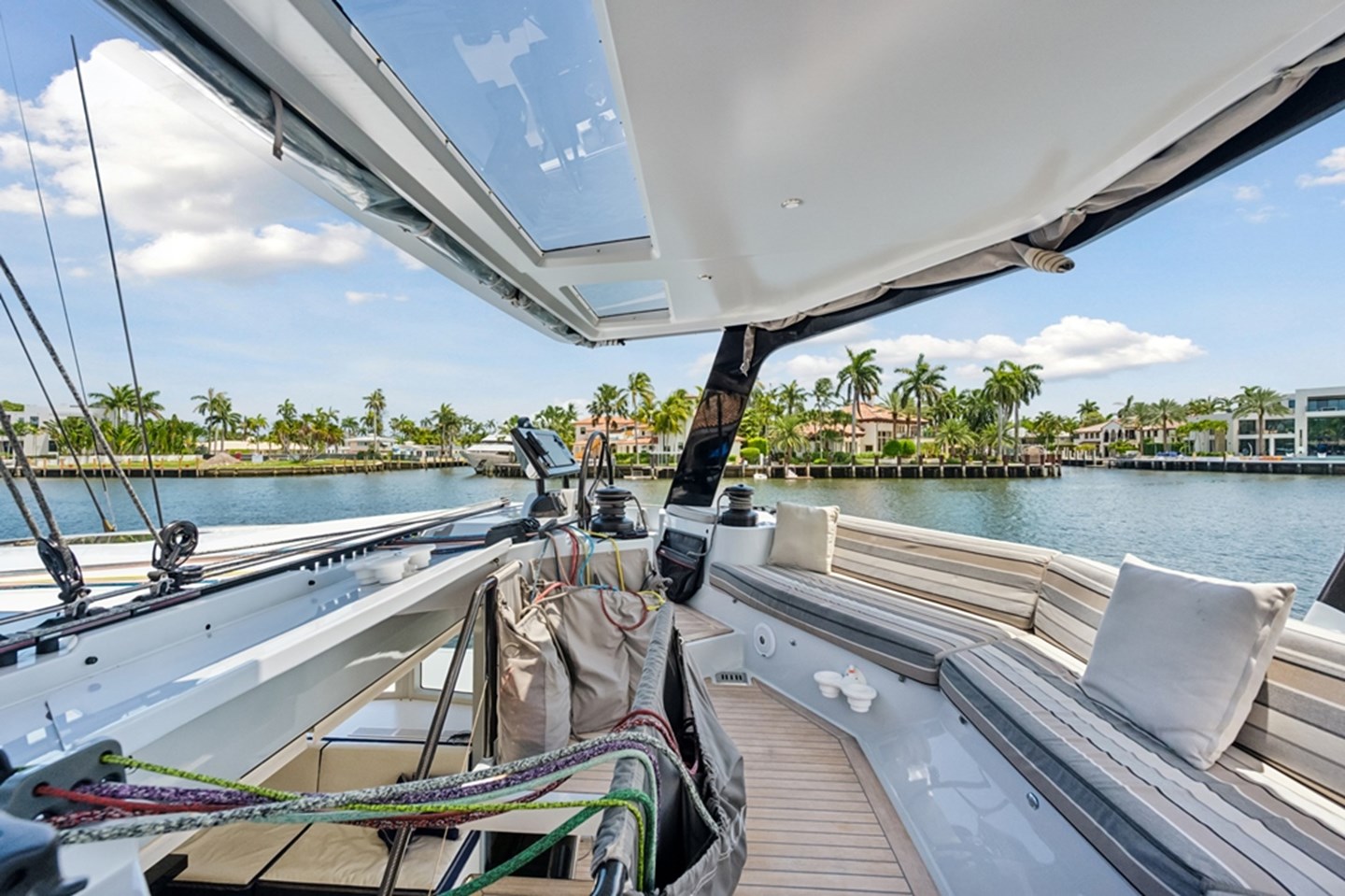 MC60 flybridge
