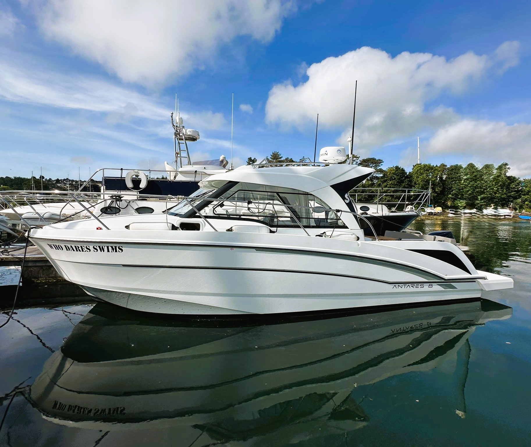 2021 Beneteau Antares 8