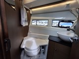 Jeanneau Merry Fisher 895 Offshore Bathroom