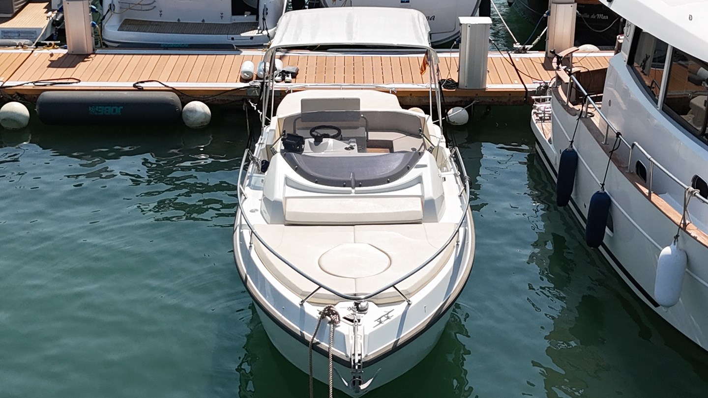 Cranchi 27 Endurance bow