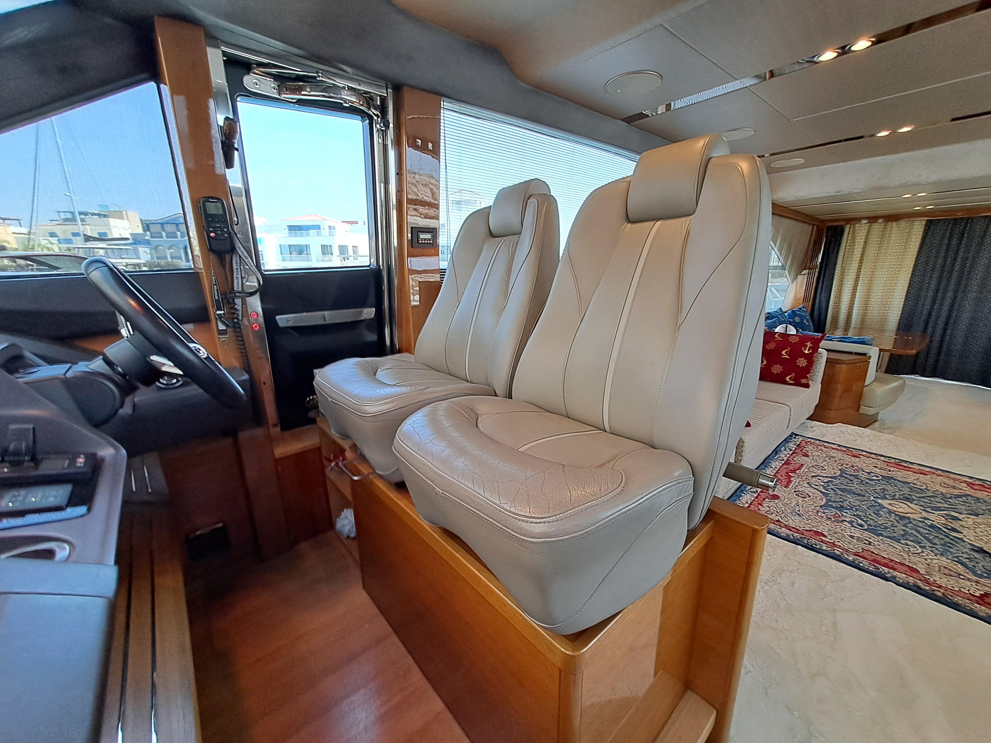 Princess 68 for sale - helm seats