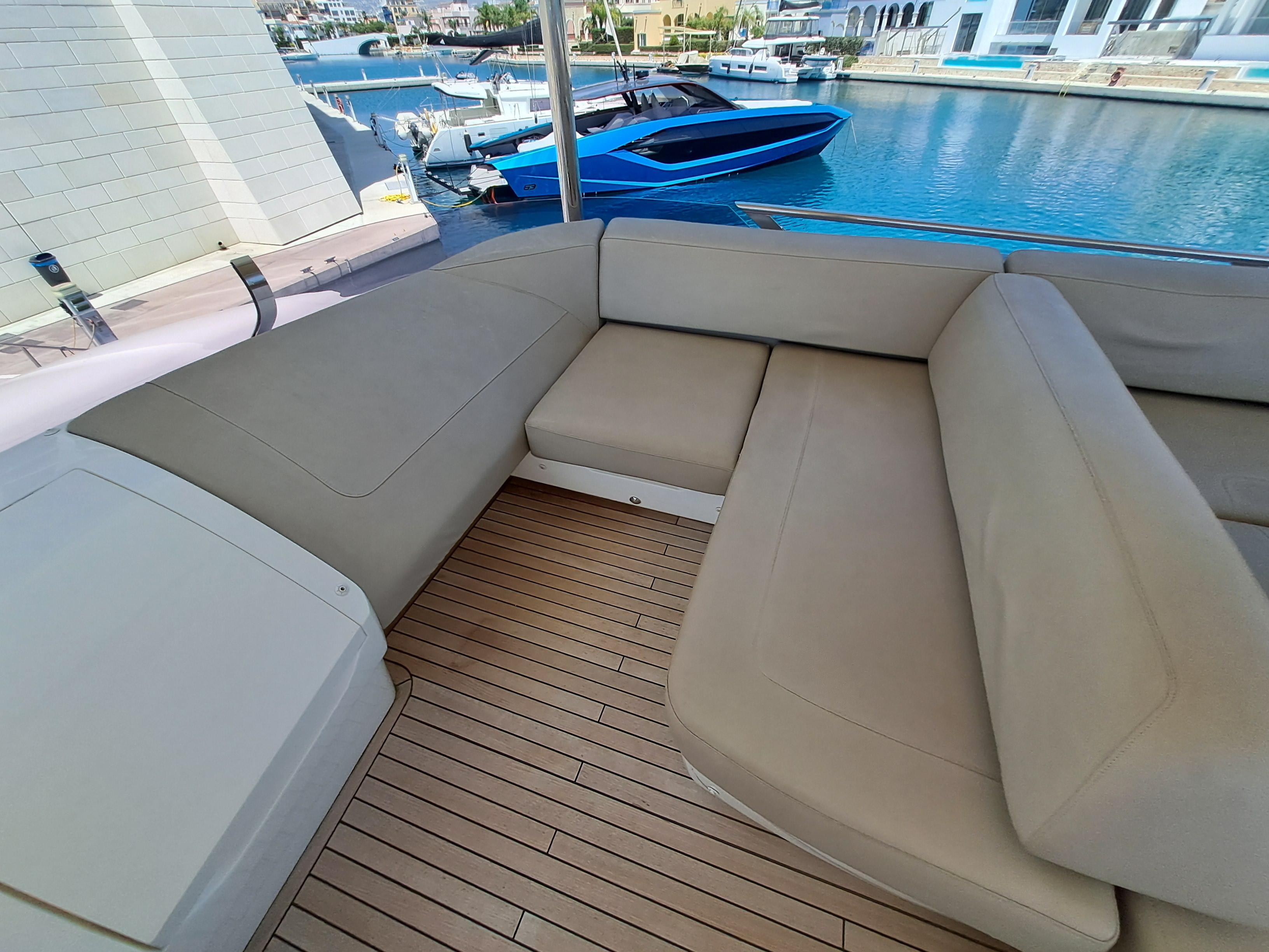 Princess 68 for sale - flybridge seating fwd