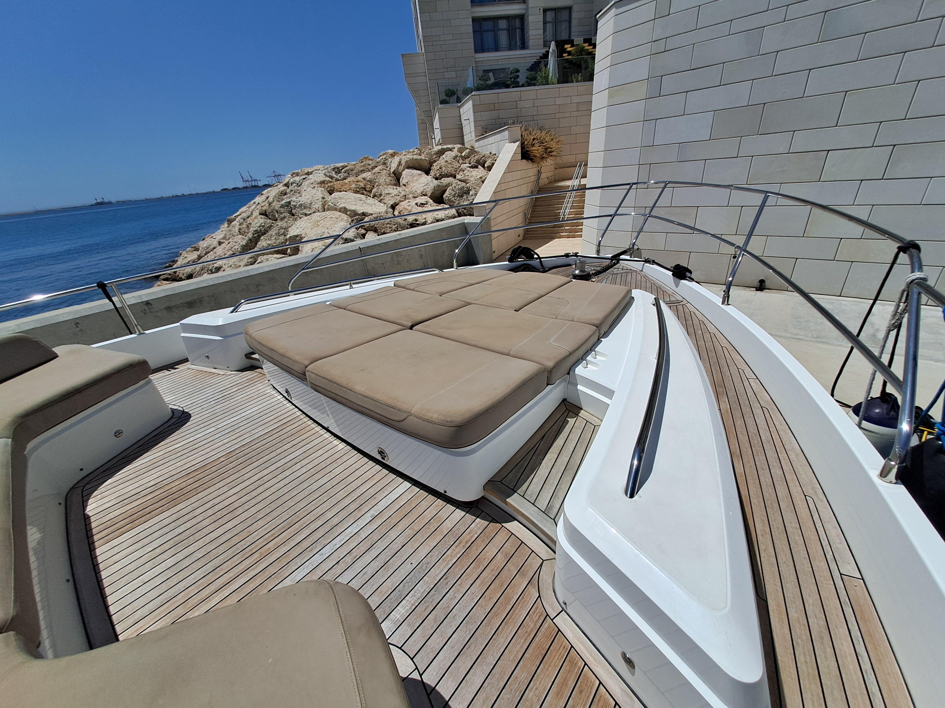 Princess 68 for sale - foredeck sun pad