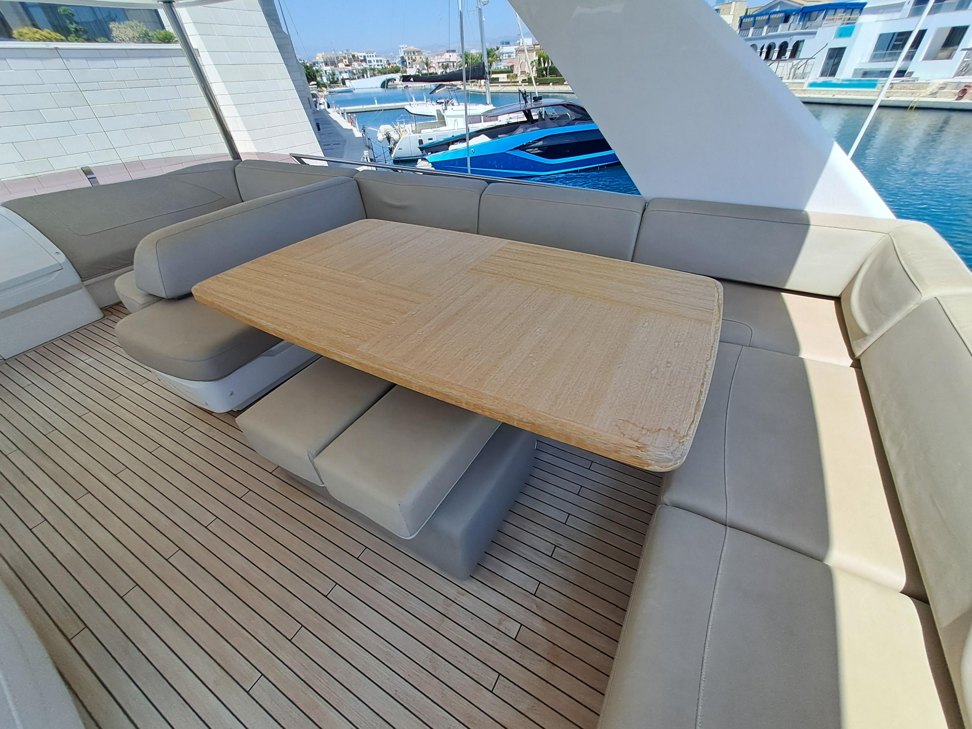 Princess 68 for sale - flybridge seating