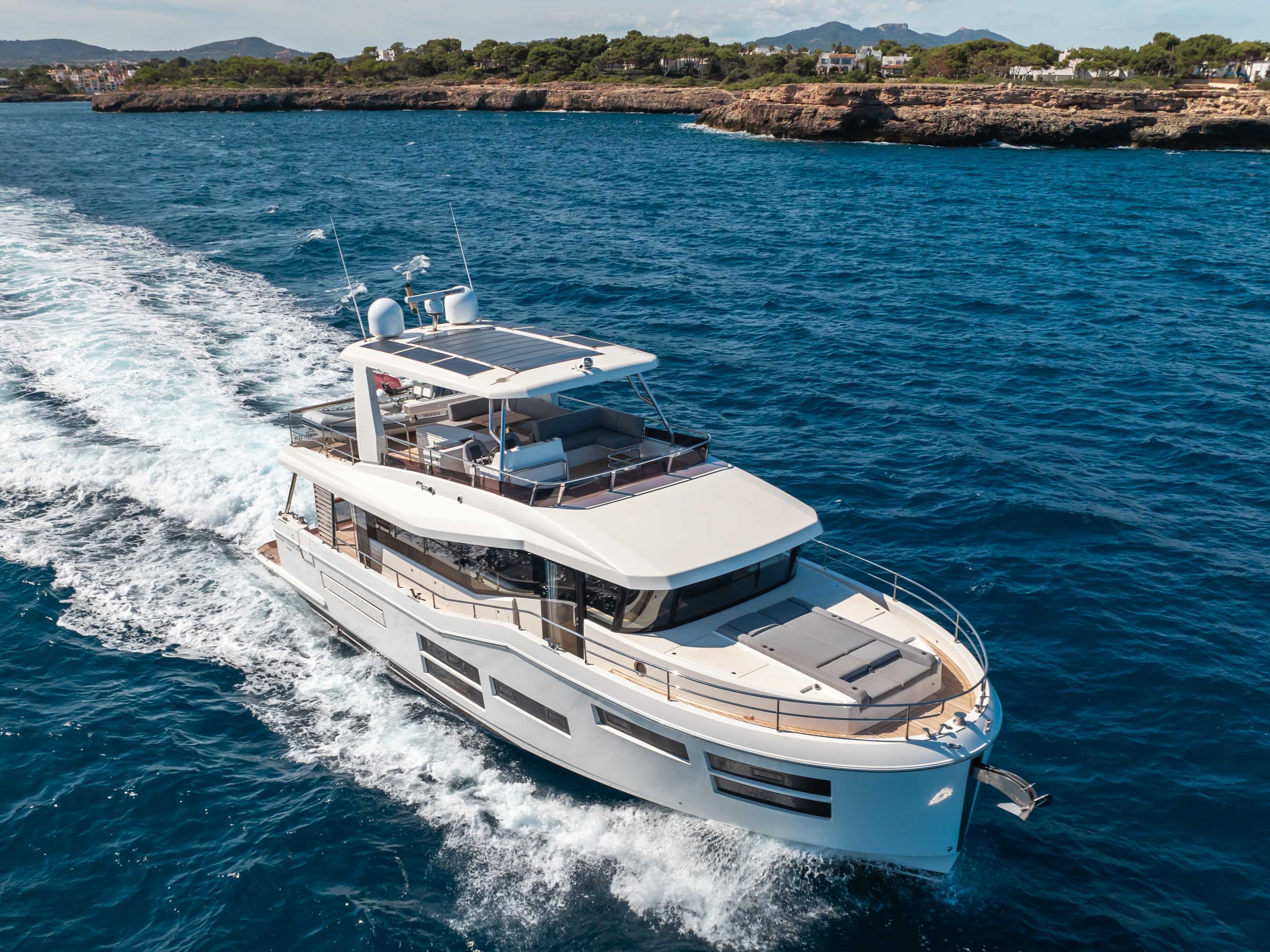 Beneteau Grand Trawler 62