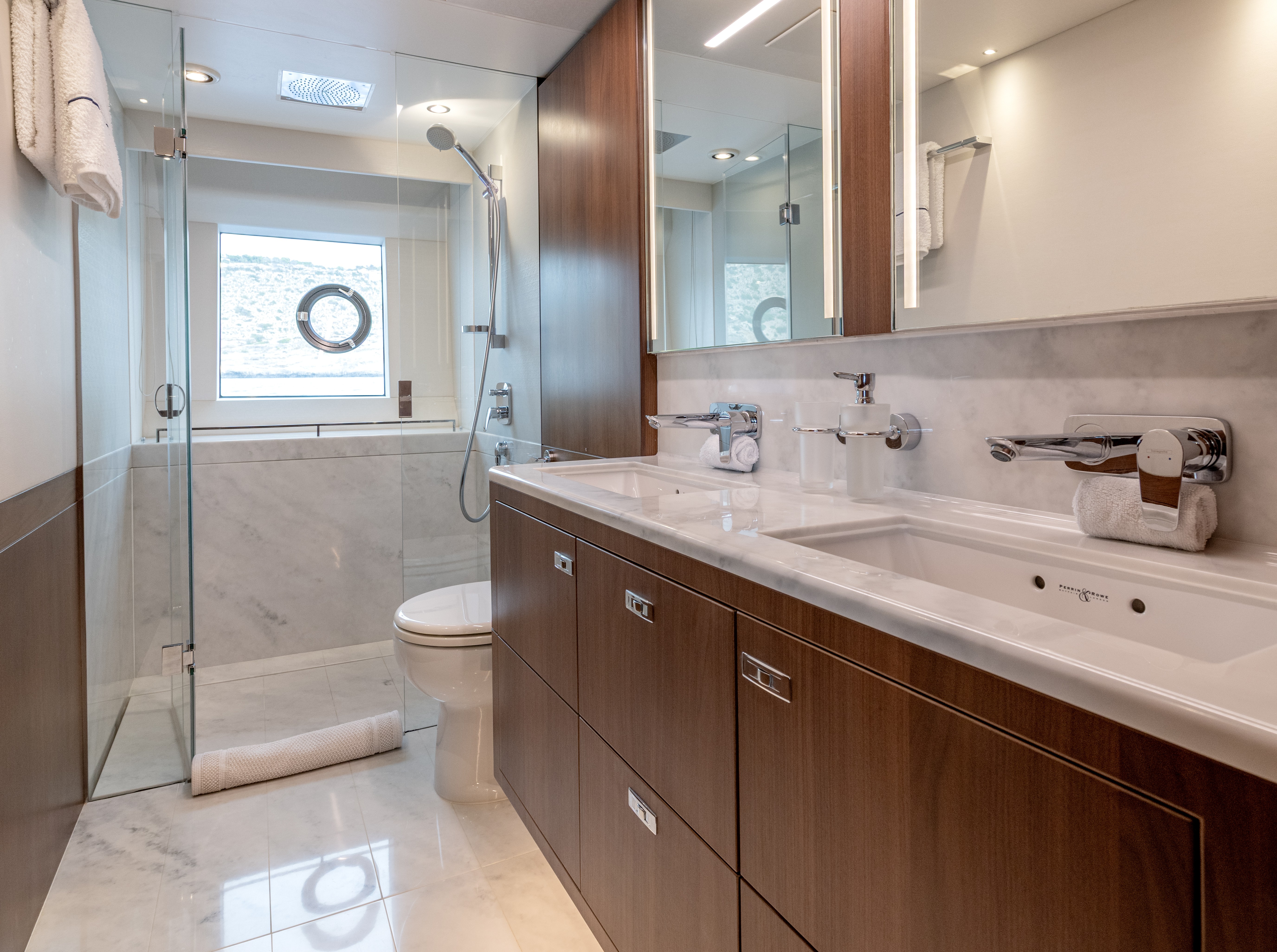 Princess Y75 - Owner's Bathroom