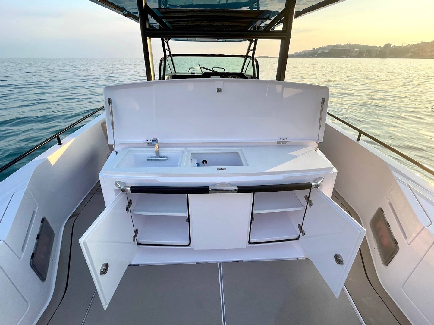 Axopar 37 Sun Top