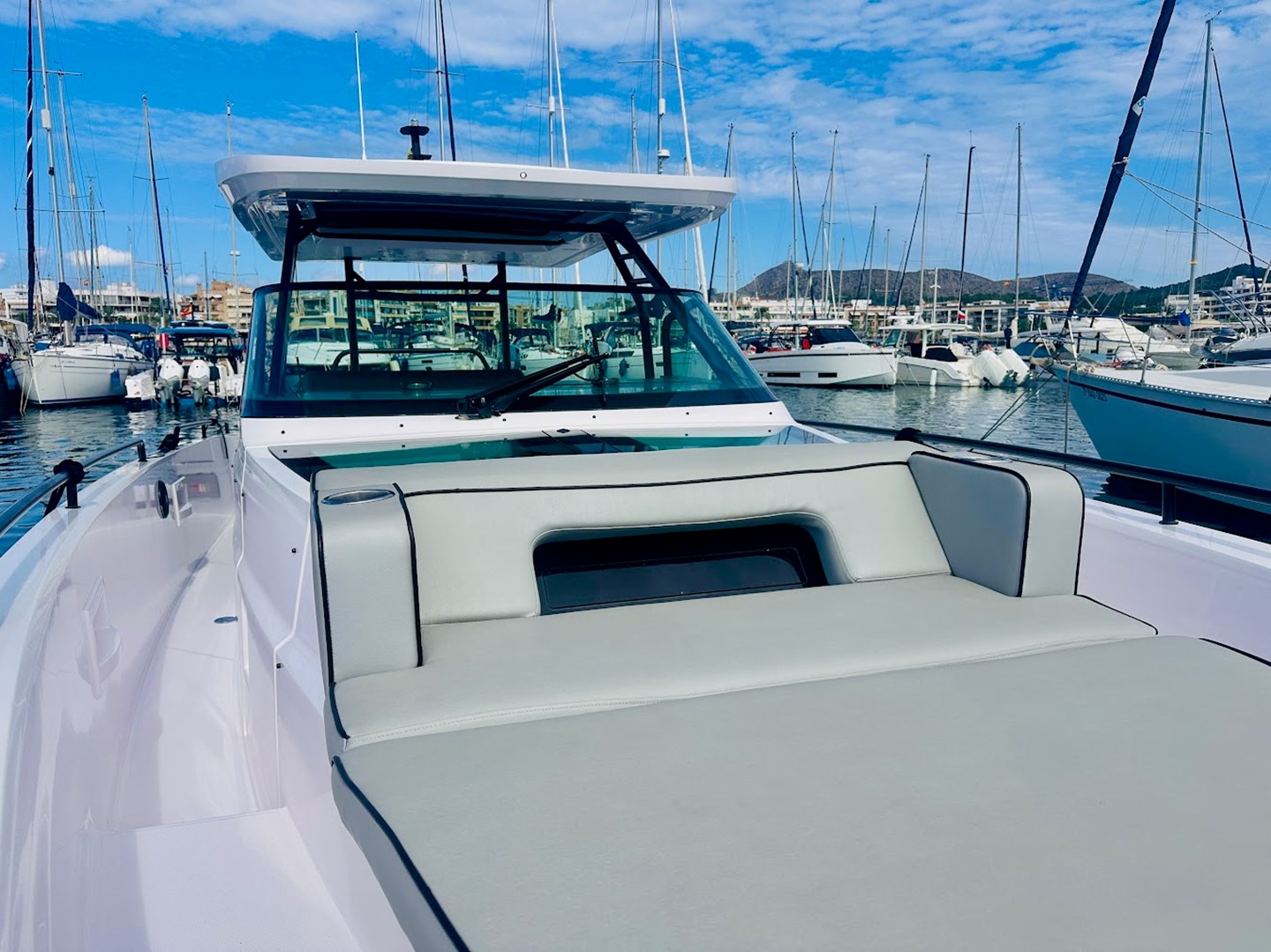 Axopar 37 Sun Top - Bow