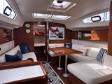 Beneteau Oceanis 40 Saloon