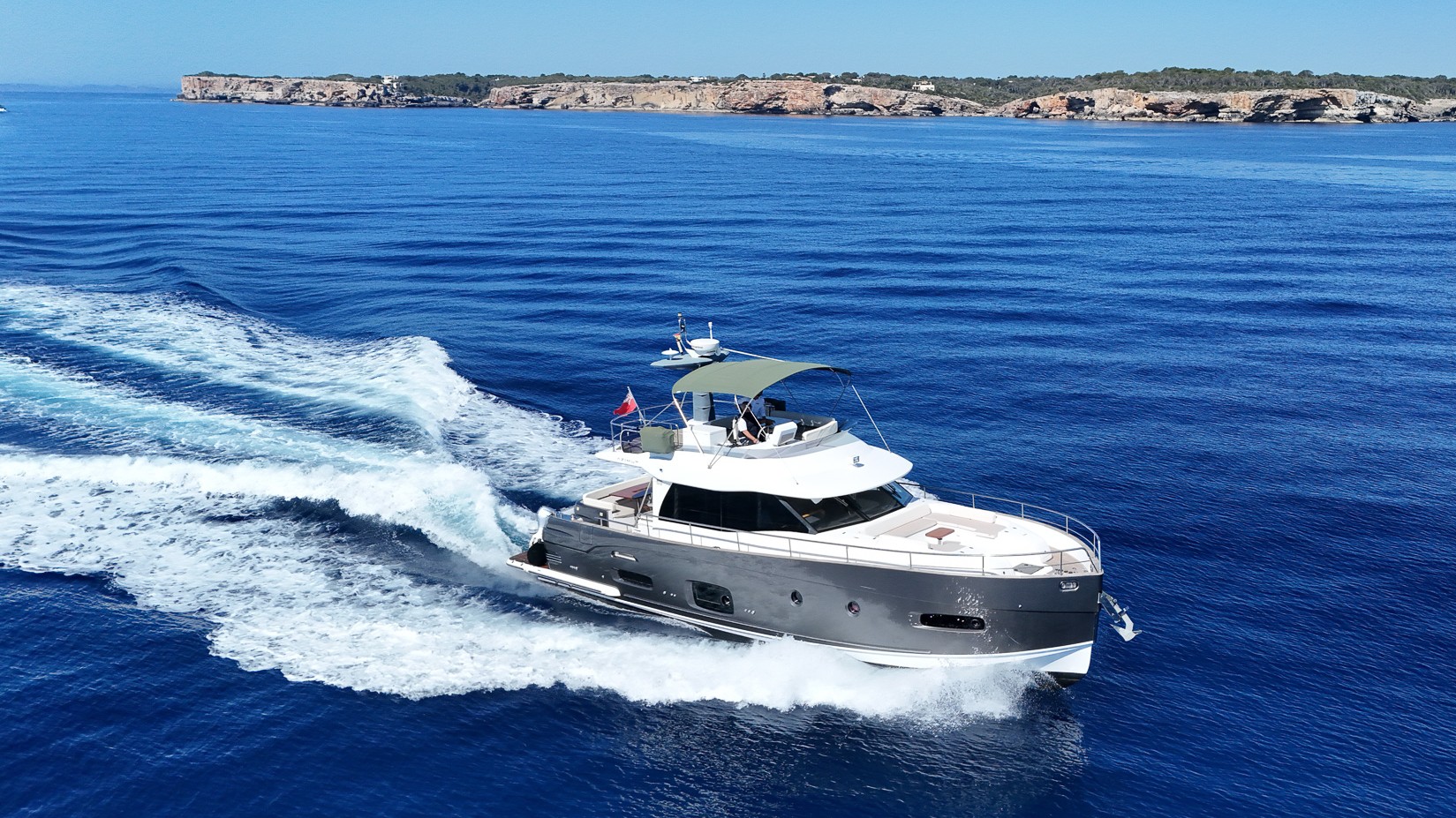 Azimut Magellano 53