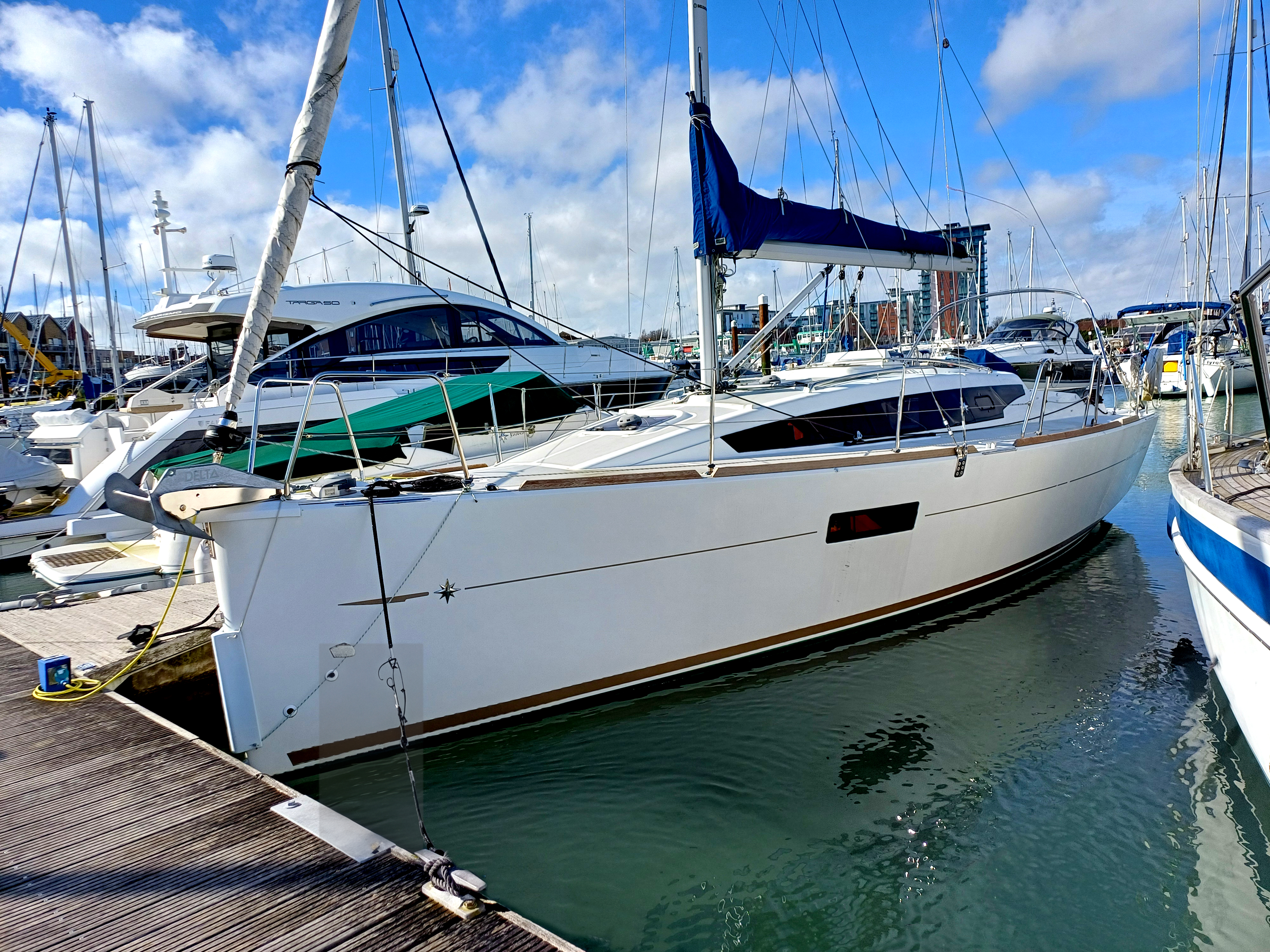 2018 Jeanneau Sun Odyssey 319