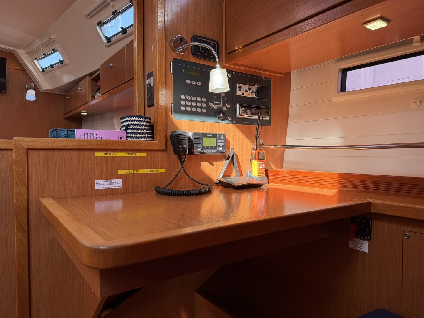 Bavaria 40 Cruiser Chart Table