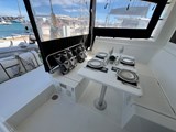 Lagoon 39- cockpit