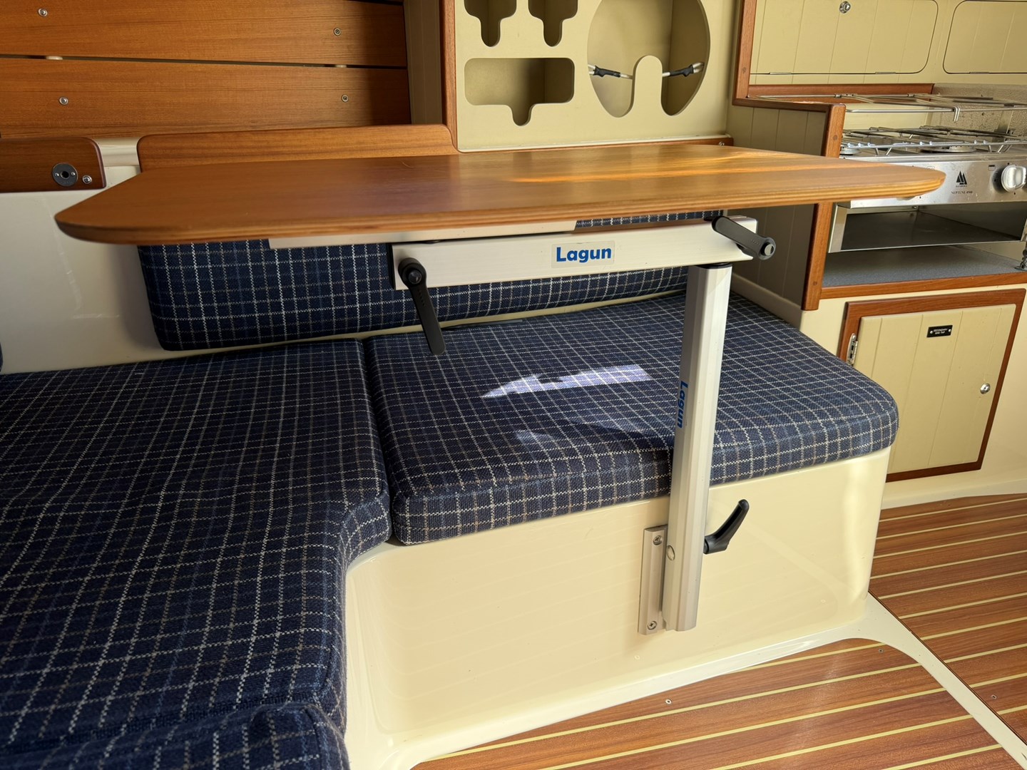 Cornish Crabbers 24 MKV Saloon Table