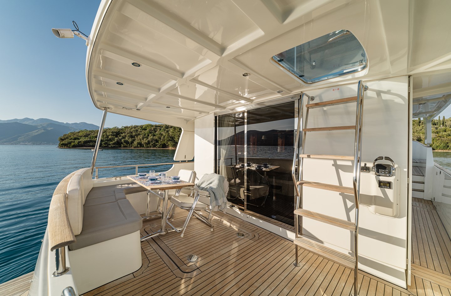 ST52 aft deck