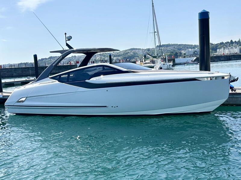 2023 Fairline F//Line 33