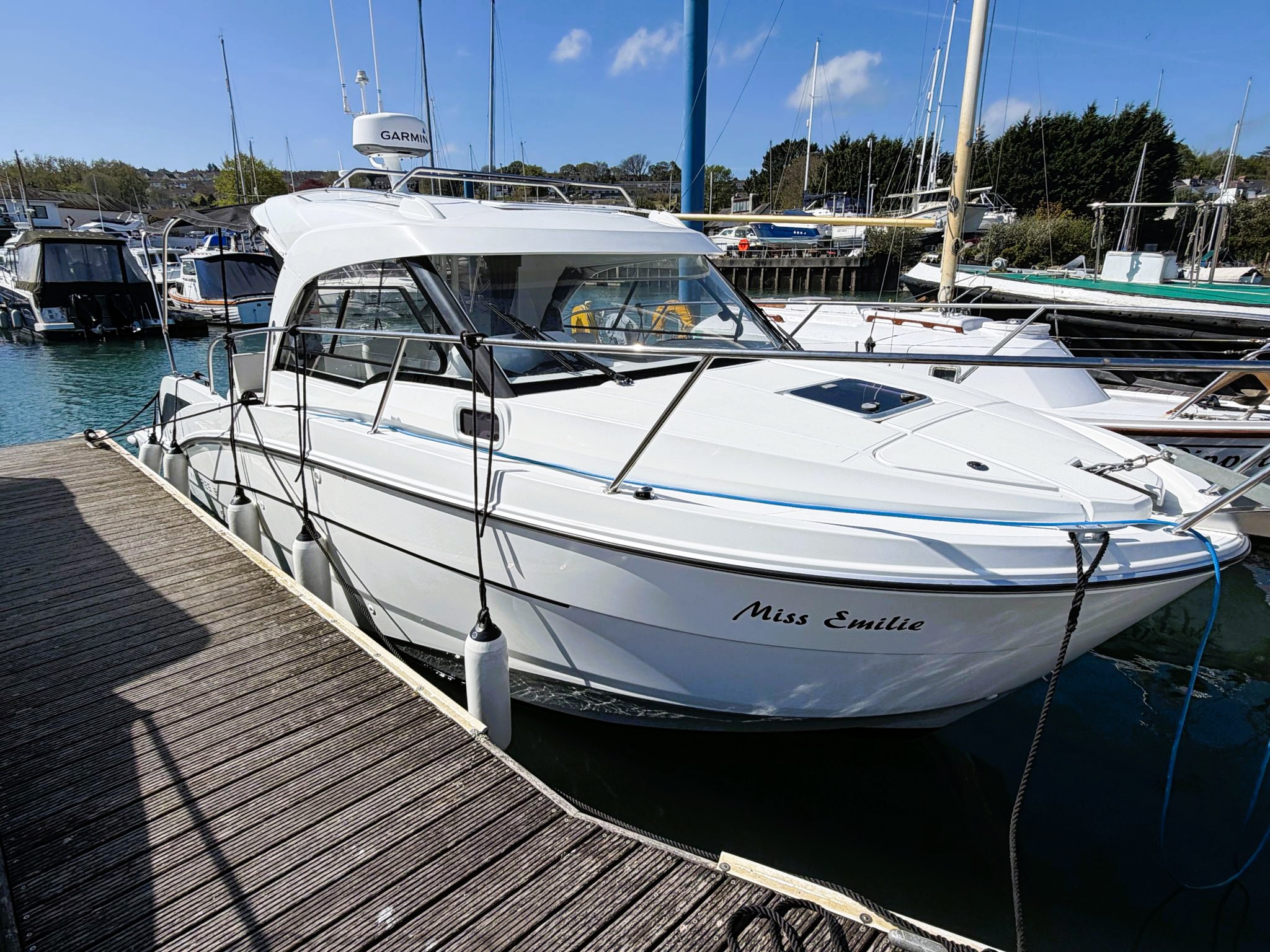 2020 Beneteau Antares 8