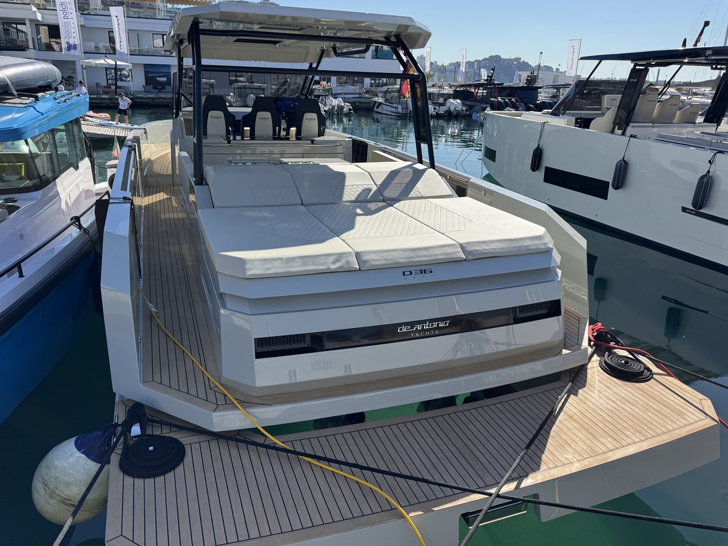 de antonio yachts D36 HT