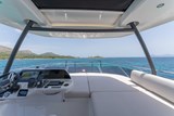 Prestige F5.7 flybridge helm