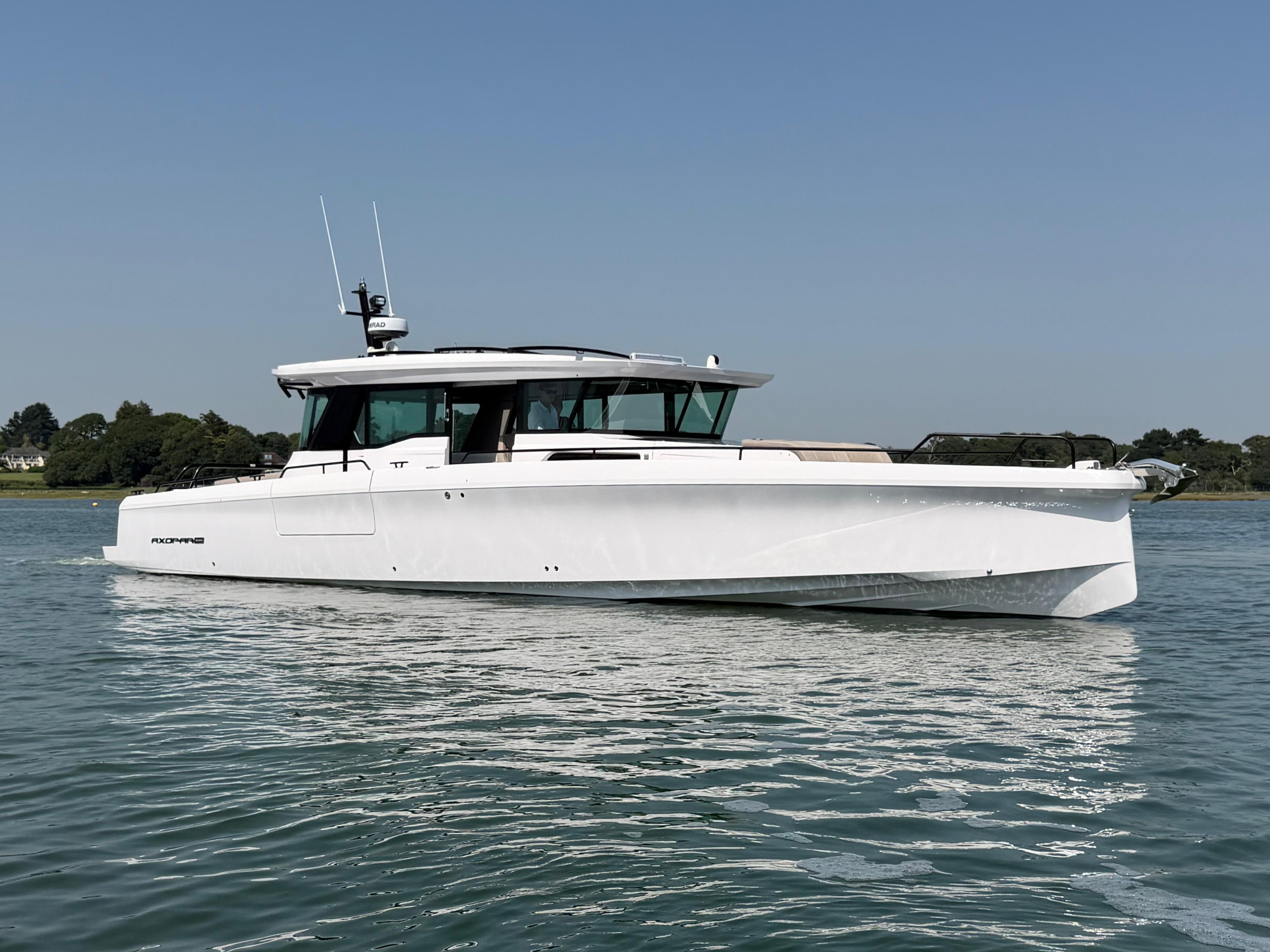 2024 Axopar 45 XC Cross Cabin