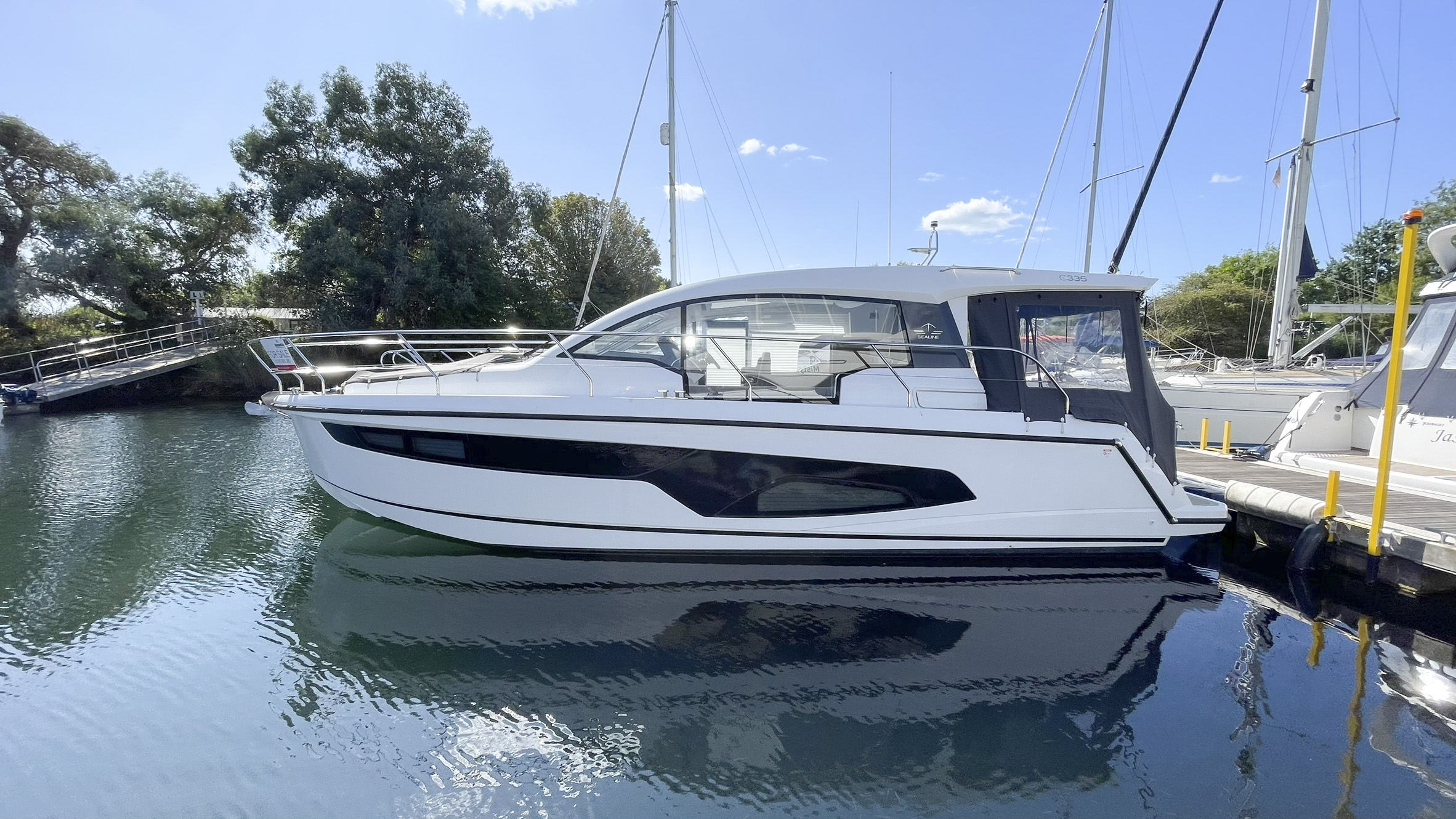Sealine C335 For Sale