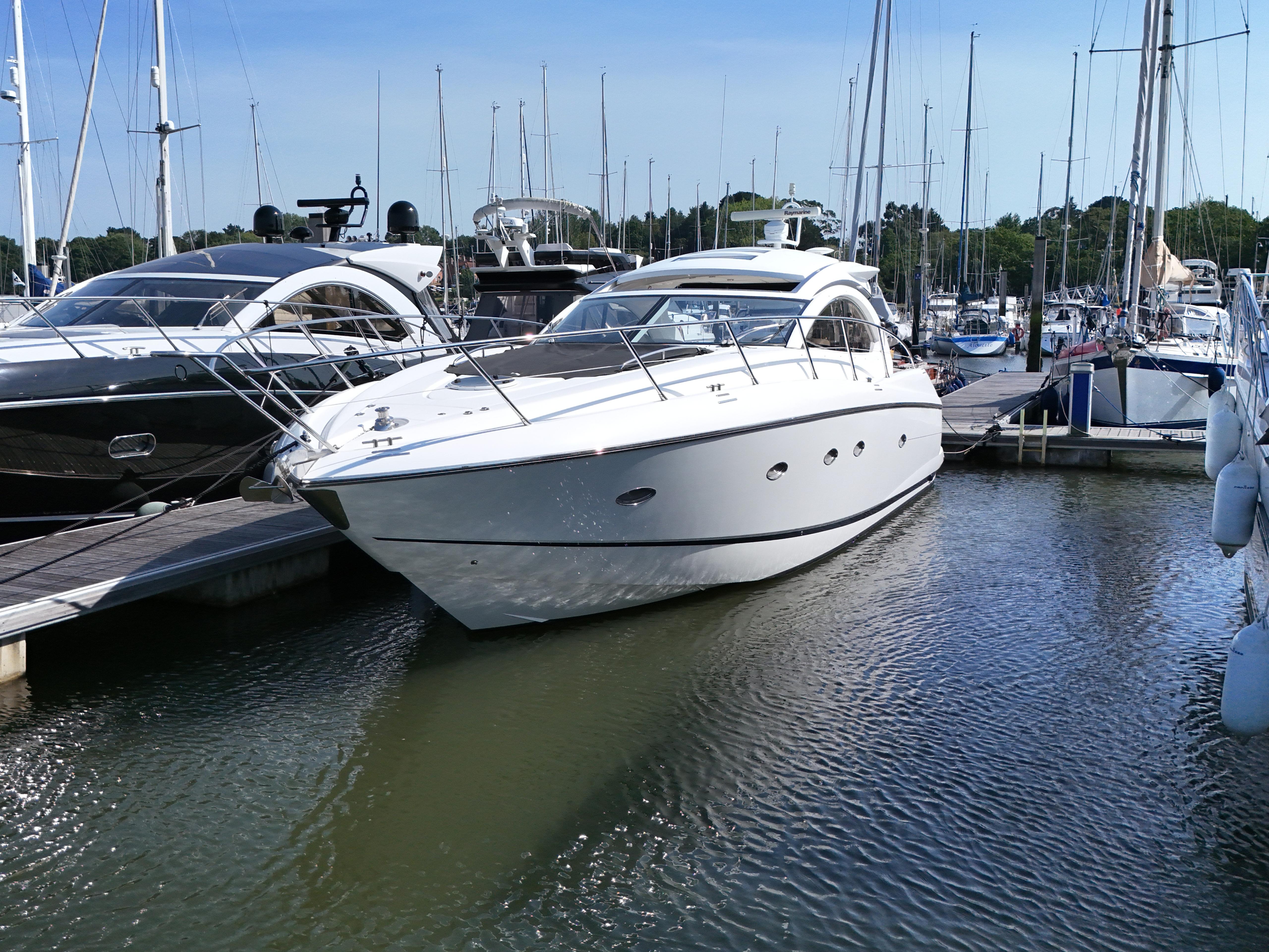 2006 Sunseeker Portofino 47