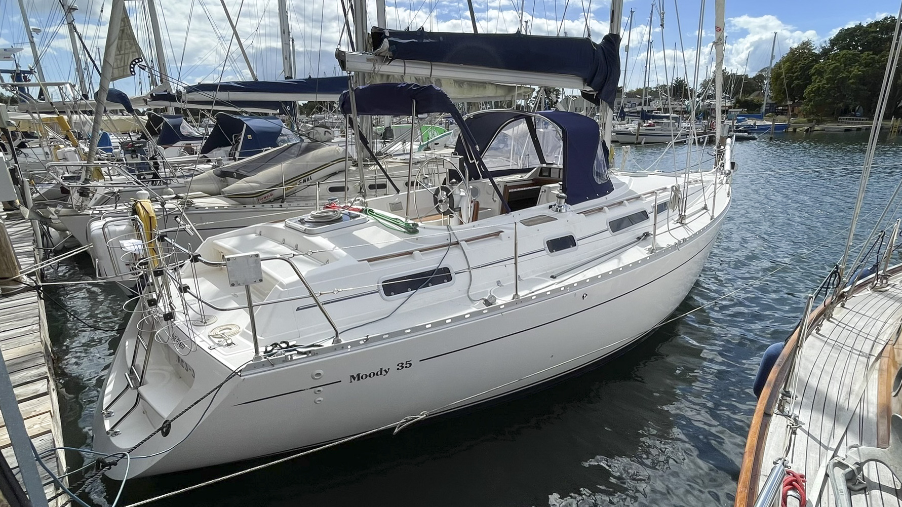 1995 Moody 35