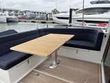 Nimbus 405 Coupé Cockpit Dining table
