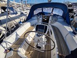 2001 Bavaria 40 Cruiser Cockpit FWD