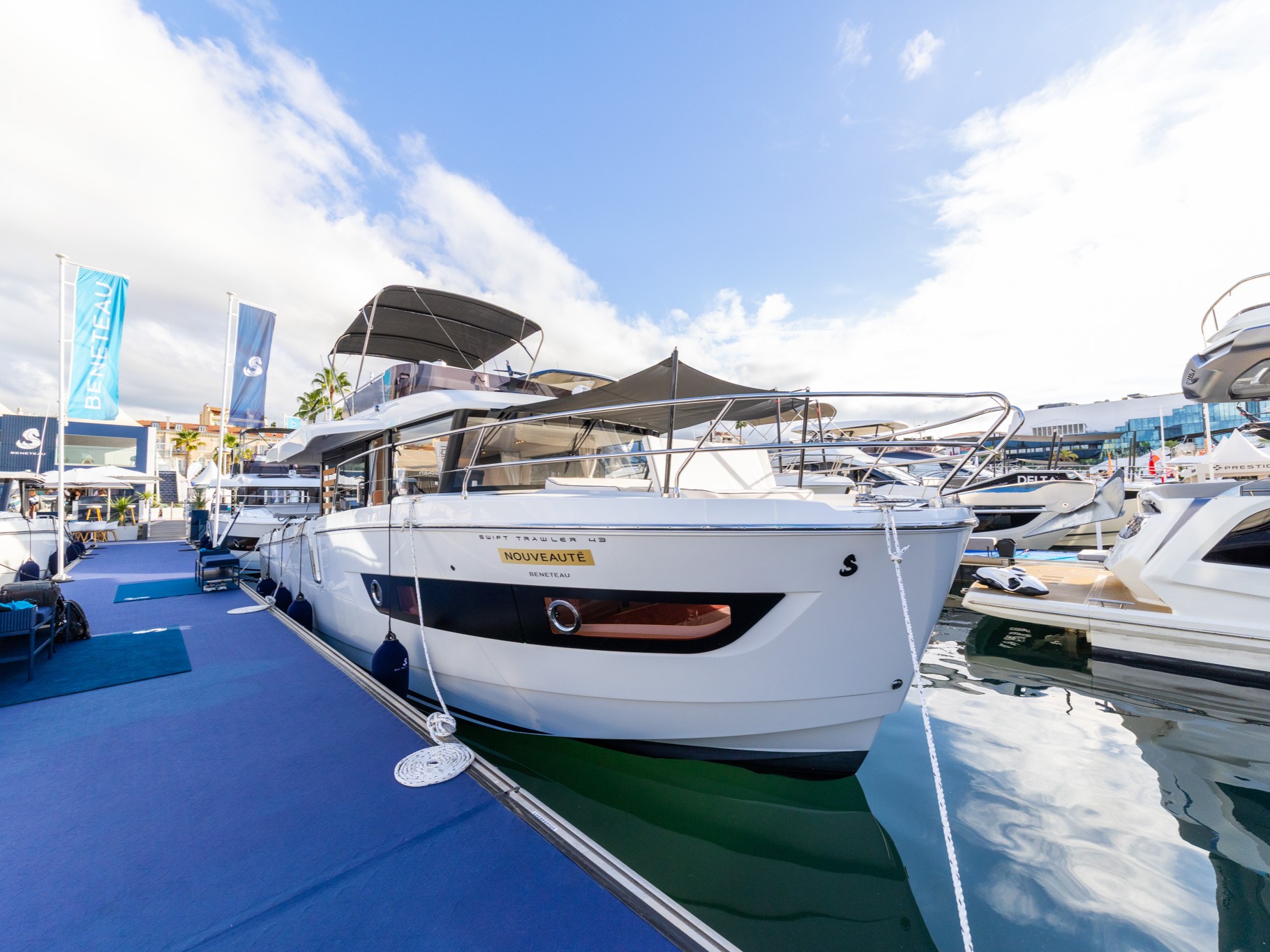 2027 Beneteau Swift Trawler 43