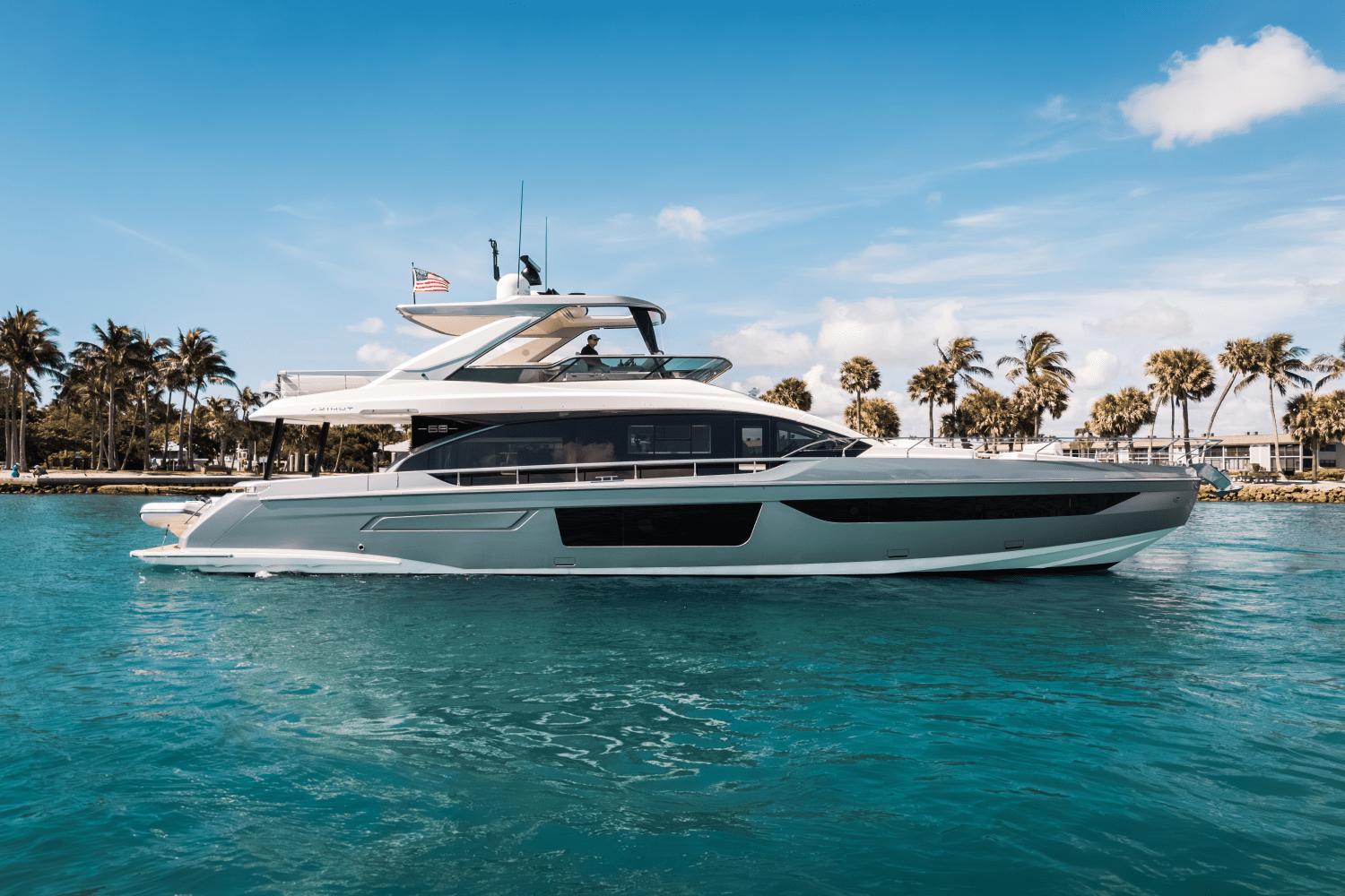 2025 Azimut 68 FLY